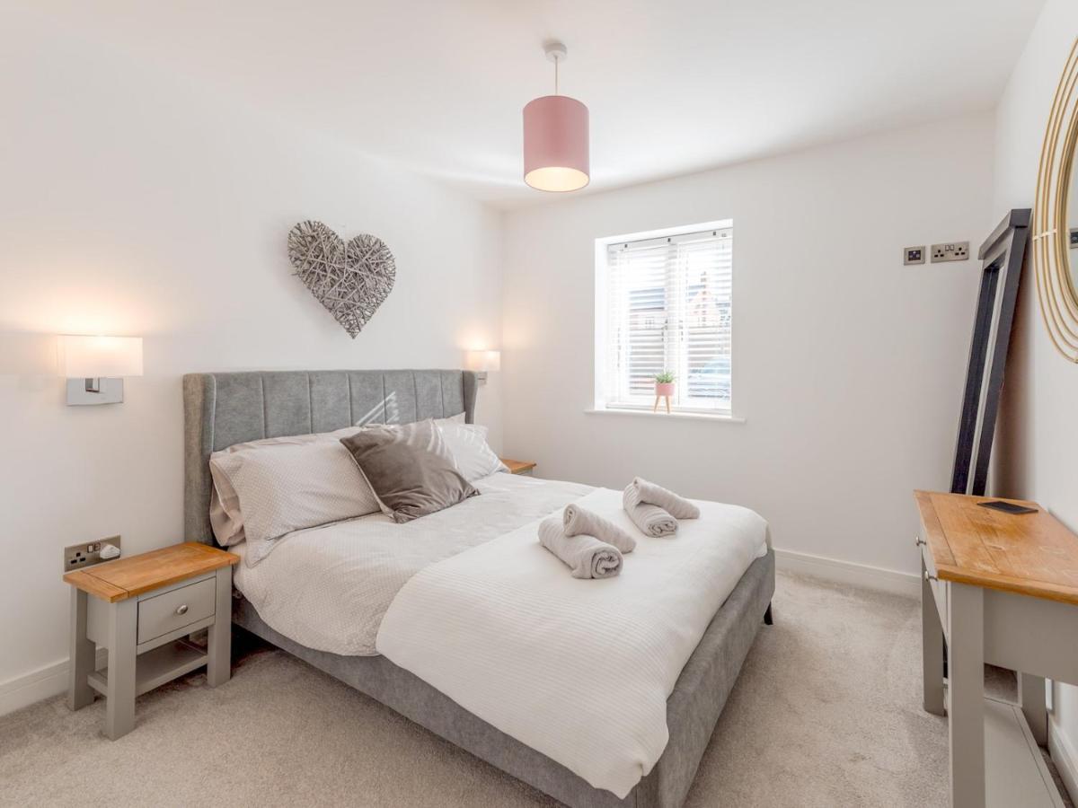Pass The Keys Contemporary Apartment With Secure Parking Shrewsbury Exteriér fotografie