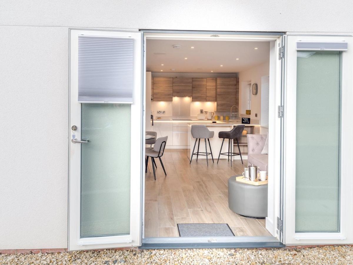 Pass The Keys Contemporary Apartment With Secure Parking Shrewsbury Exteriér fotografie