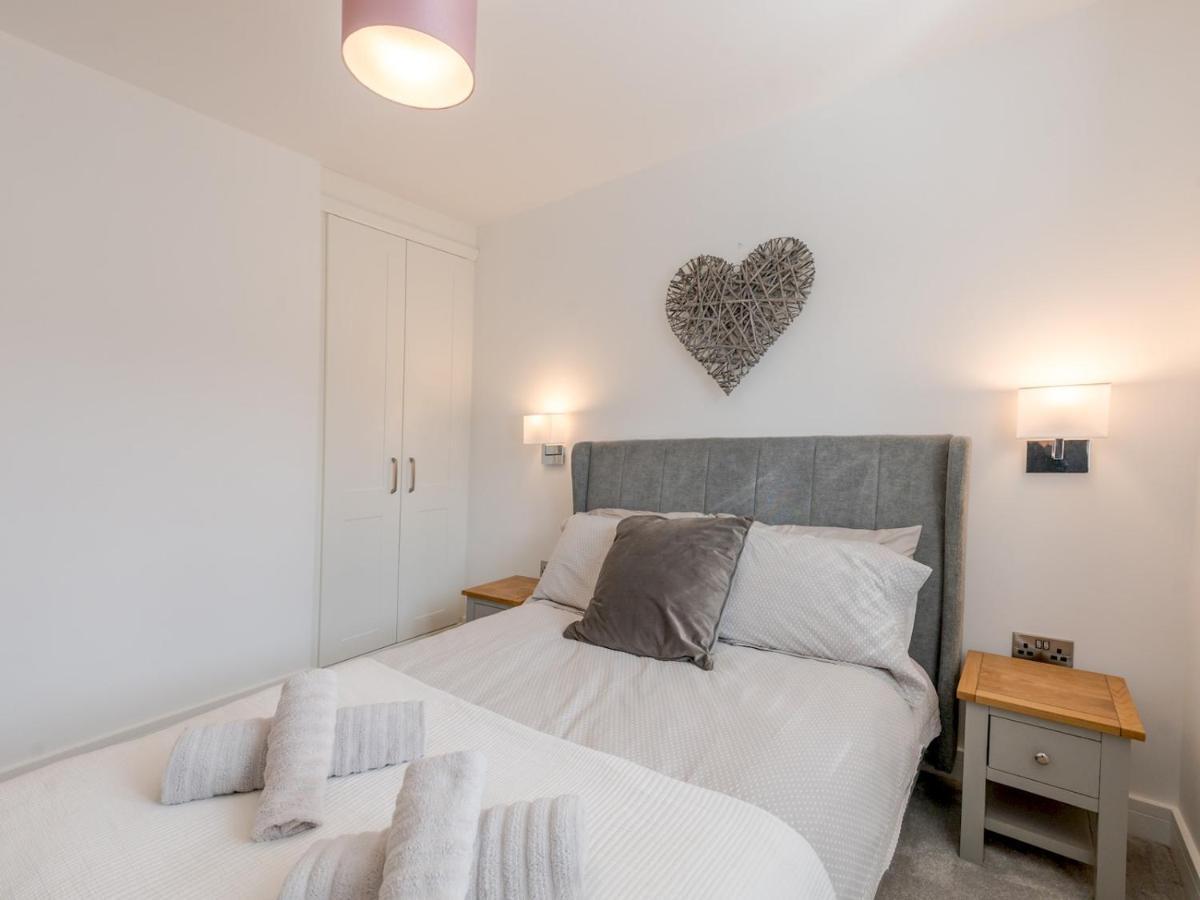 Pass The Keys Contemporary Apartment With Secure Parking Shrewsbury Exteriér fotografie