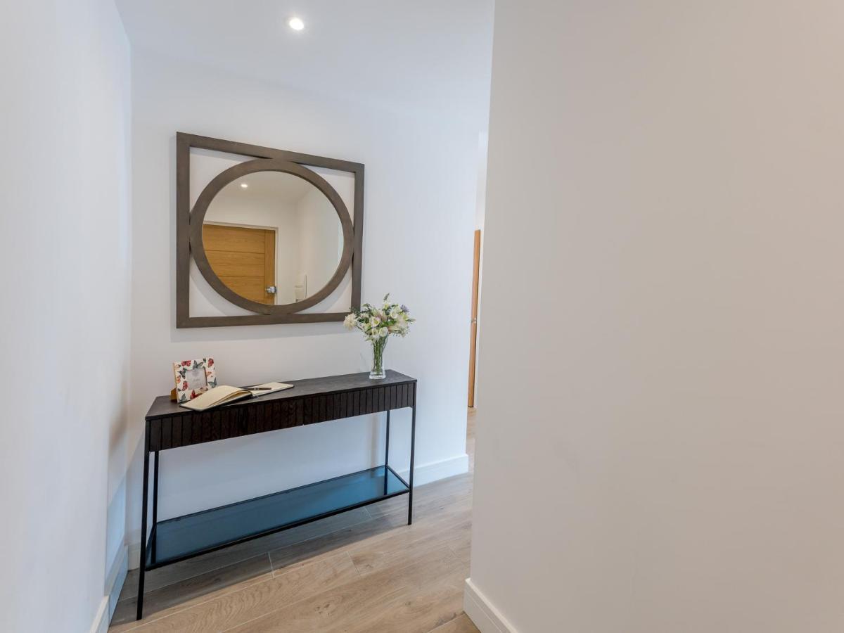 Pass The Keys Contemporary Apartment With Secure Parking Shrewsbury Exteriér fotografie